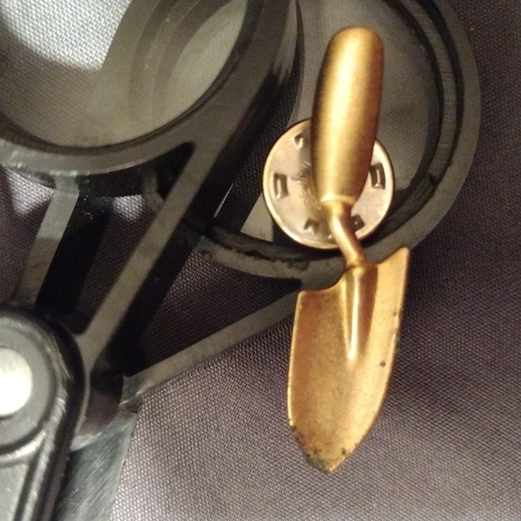 JJ 3 garden tool pins - Picture 3 of 7